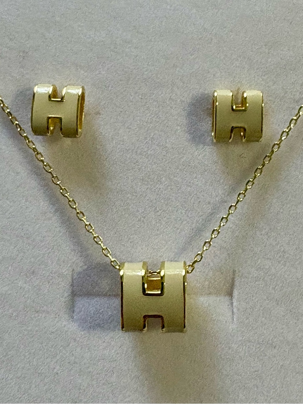 Gold 'H' Pendant Necklace & Stud Earring Set - Elegant Women's Jewelry